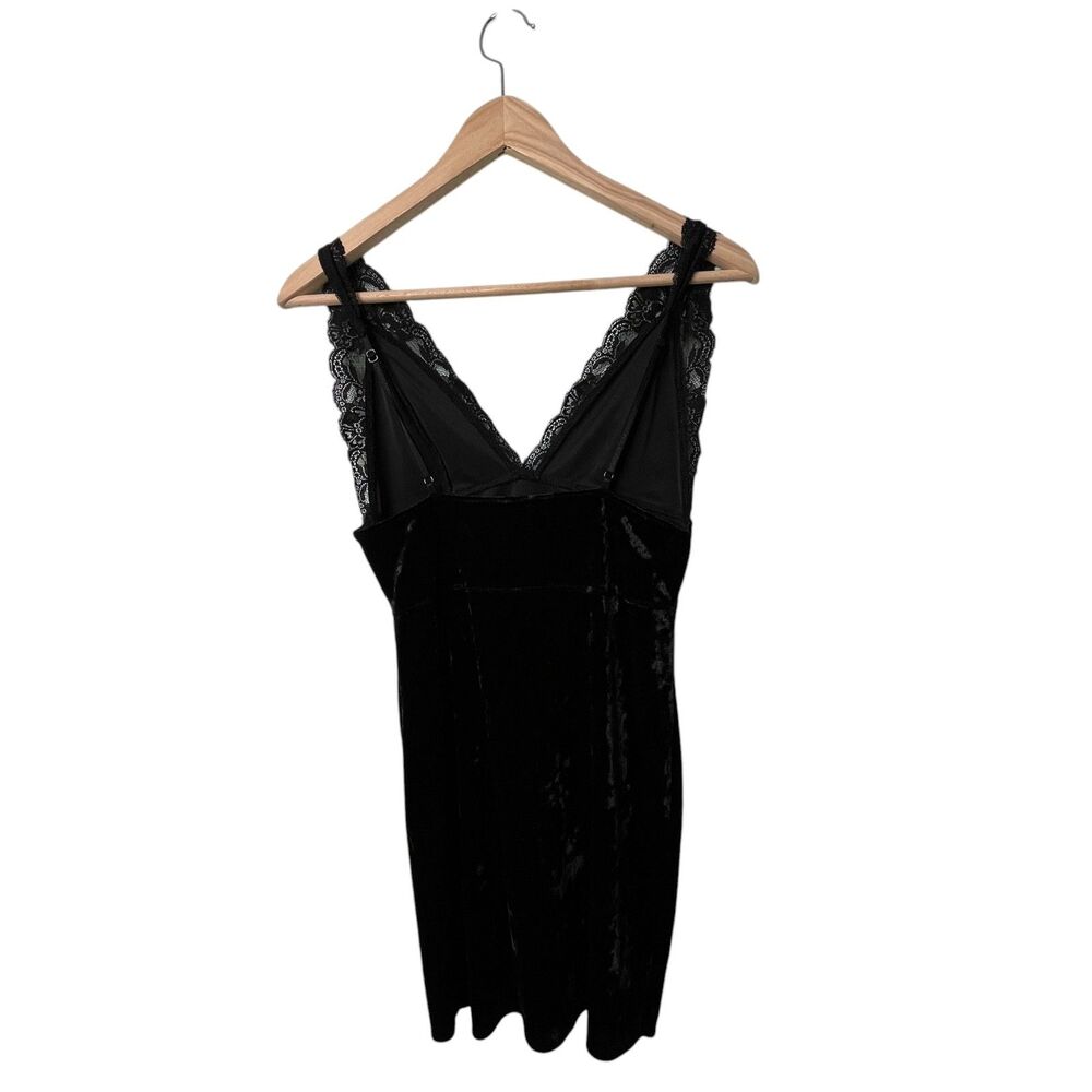 Free People Intimately Viper Velvet Slip Dress Sz S Black Lace Chemise Nightie - Picture 6 of 11